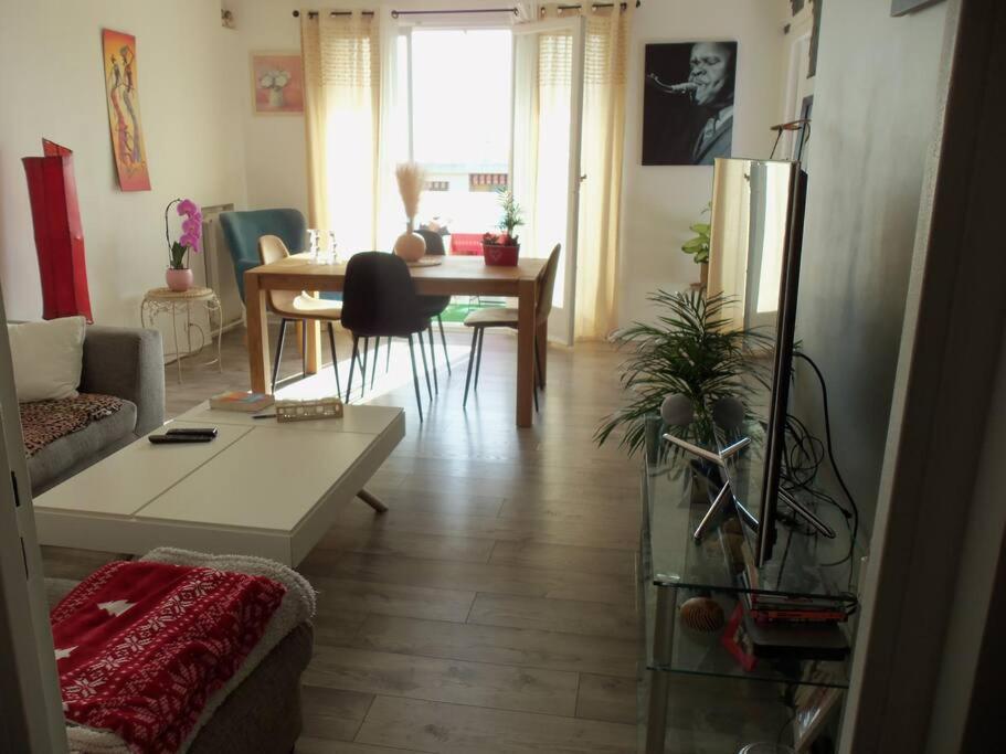 Appartement Vue Mer Acces Plage Antibes Exterior photo